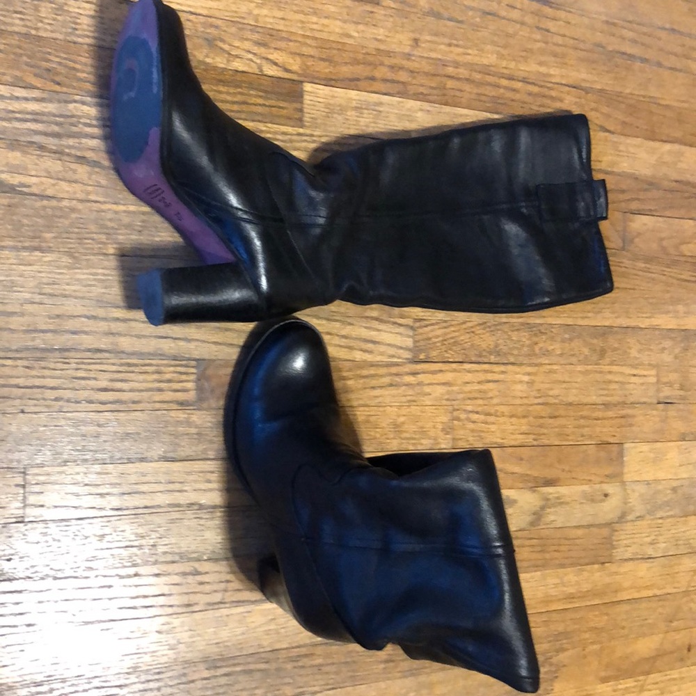 Vera Gomma Women’s Boots. Black . Slightly Used.